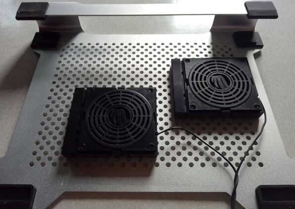 與筆記本電腦配合使用的微型風扇裝置